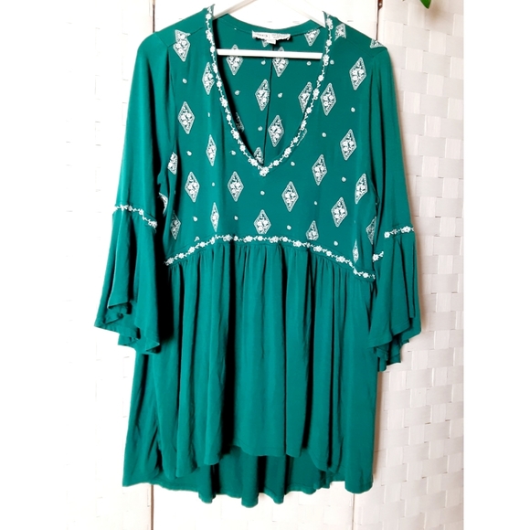 Torrid Green Embroidered Bell-Sleeve Tunic - Picture 14 of 16